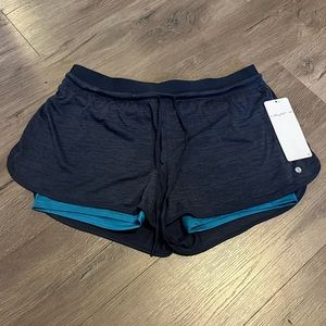 Layer 8 Knit Shorts (The Rally 2) • Women’s M • Navy/Aqua